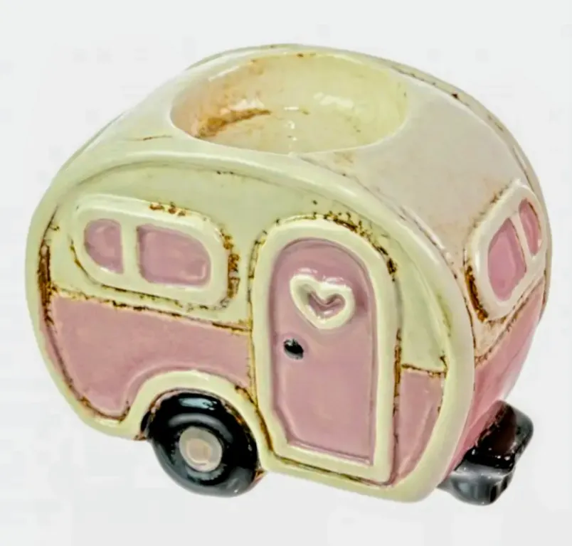 Ceramic pink caravan tea light holder
